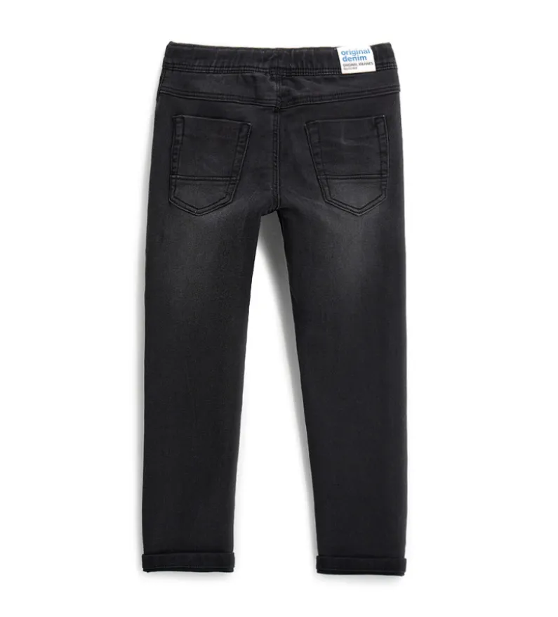 Jeans con laccio